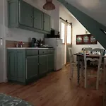 L'albizia A 20m De La 3eme Etage, Renove, 2 Personnes Et Animaux - Wifi شقة مير-لي-بان