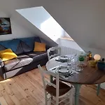 L'albizia A 20m De La 3eme Etage, Renove, 2 Personnes Et Animaux - Wifi شقة مير-لي-بان