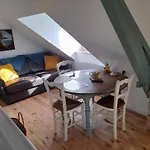 L'albizia A 20m De La 3eme Etage, Renove, 2 Personnes Et Animaux - Wifi