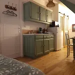 L'albizia A 20m De La 3eme Etage, Renove, 2 Personnes Et Animaux - Wifi شقة