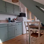L'albizia A 20m De La 3eme Etage, Renove, 2 Personnes Et Animaux - Wifi