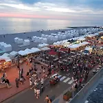 L'albizia A 20m De La 3eme Etage, Renove, 2 Personnes Et Animaux - Wifi شقة