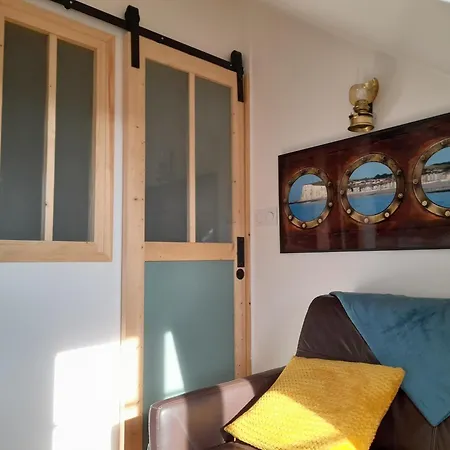 L'albizia A 20m De La 3eme Etage, Renove, 2 Personnes Et Animaux - Wifi Appartement